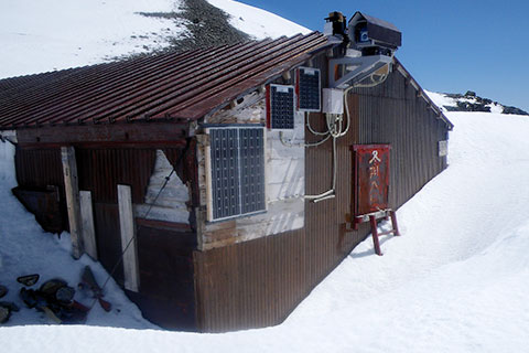 南岳小屋冬期小屋