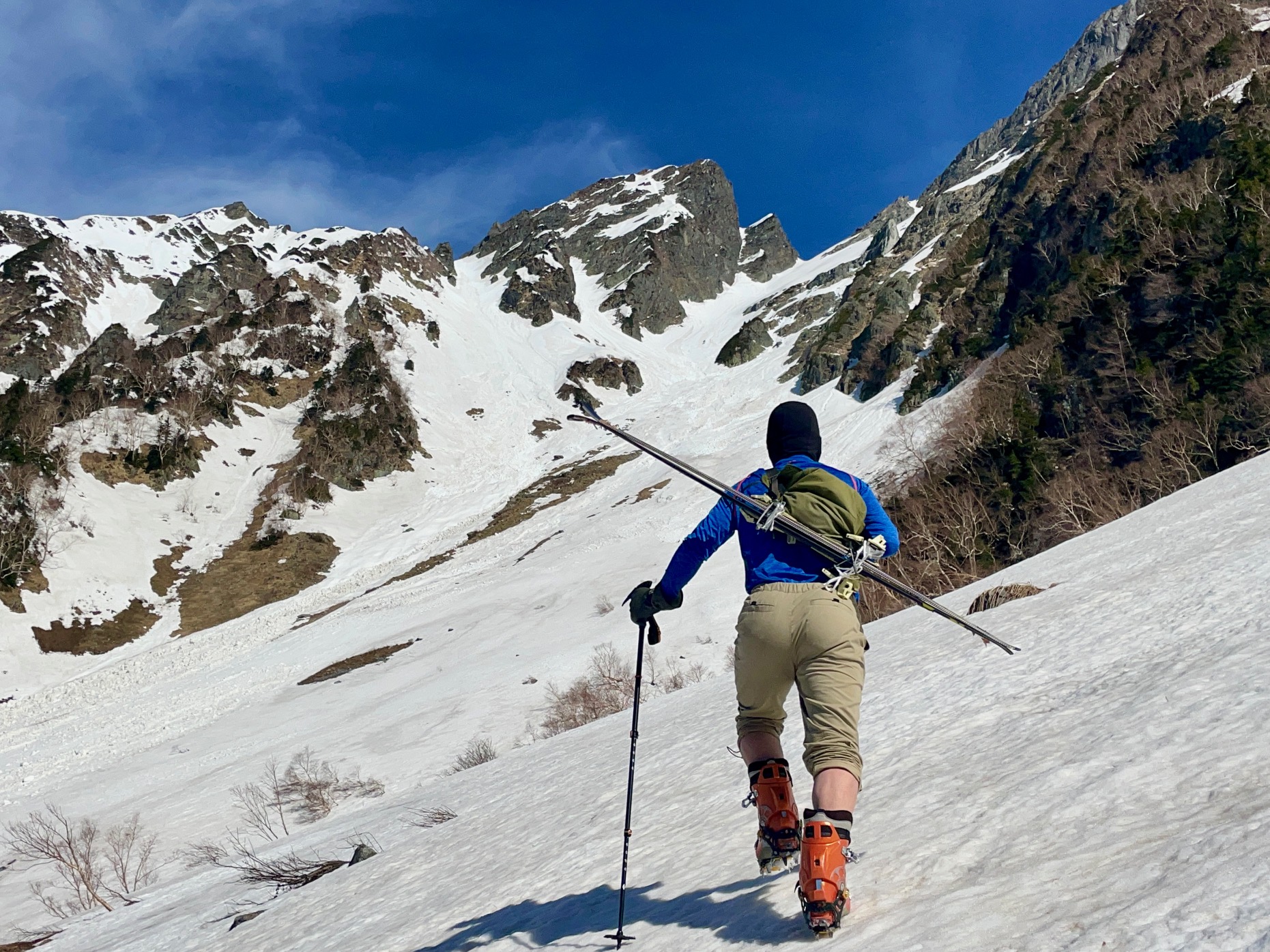 天狗沢散歩 | 岳沢小屋 | 槍ヶ岳山荘グループ